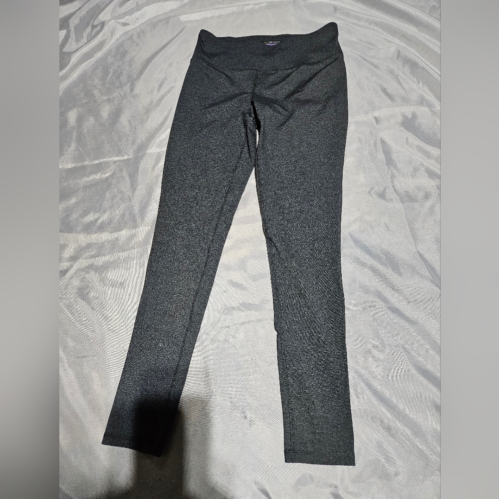 Tek Gear size medium gray leggings.